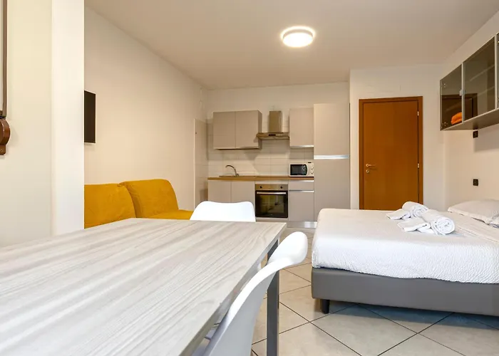 Appartement Monolocale Luminoso Con Giardino Privato