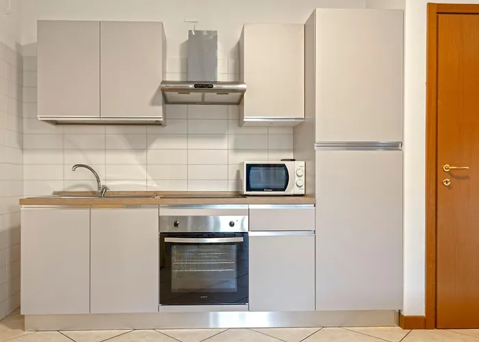 Monolocale Luminoso Con Giardino Privato