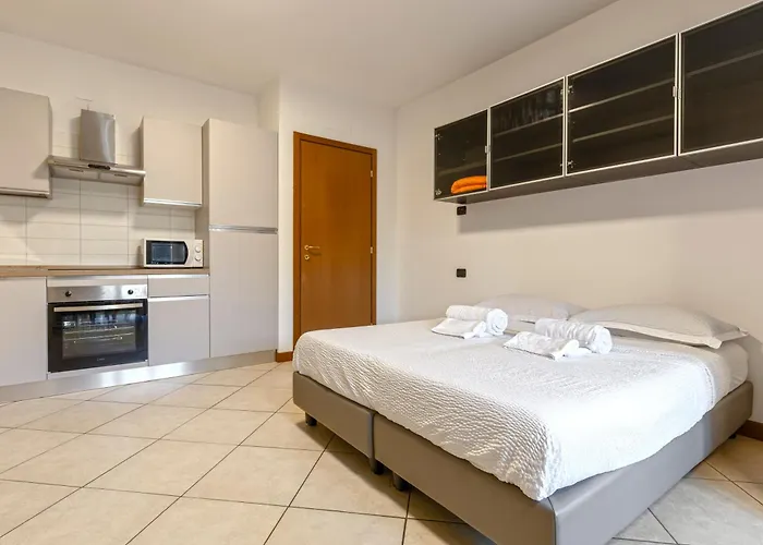 Monolocale Luminoso Con Giardino Privato * Bergamo